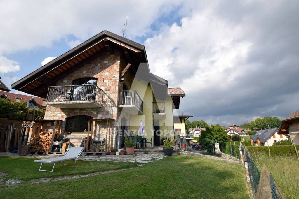 Luxury House for sale in Roana, 540 000 €, Photo 1