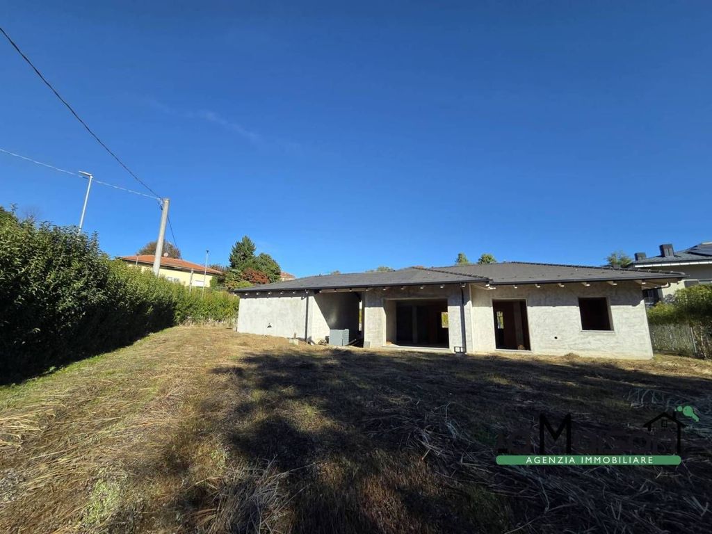 Luxury House for sale in Ivrea, 430 000 €, Photo 1