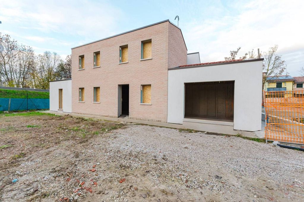 Luxury House for sale in Martellago, 405 000 €, Photo 1
