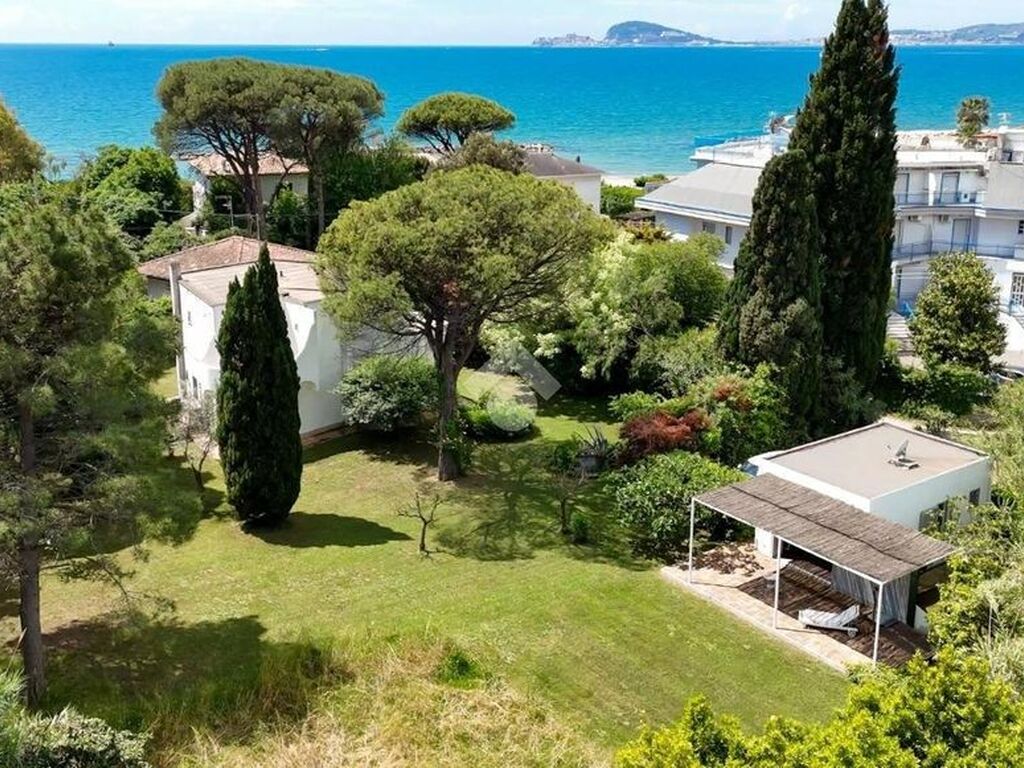 Luxury House for sale in Formia, 850 000 €, Photo 1