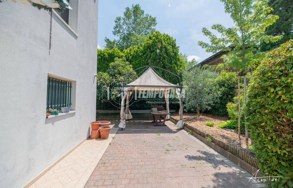 Maison de luxe à vendre à Modena, 610 000 €, Photo 2