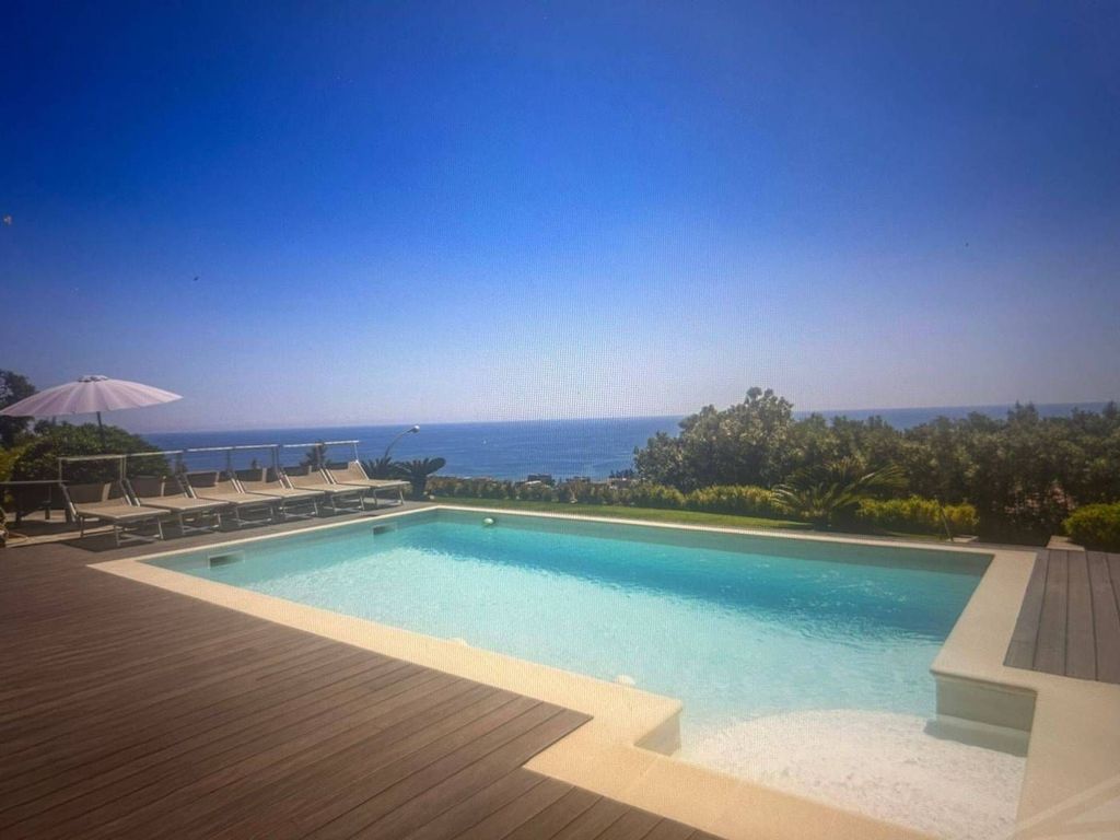 Luxury House for sale in Bordighera, 4 980 000 €, Photo 2