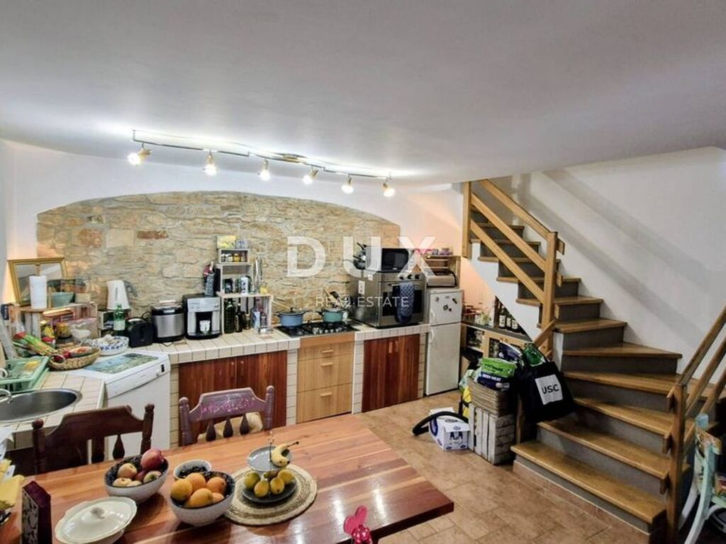 Maison de luxe à vendre à Barban, 480 000 €, Photo 3