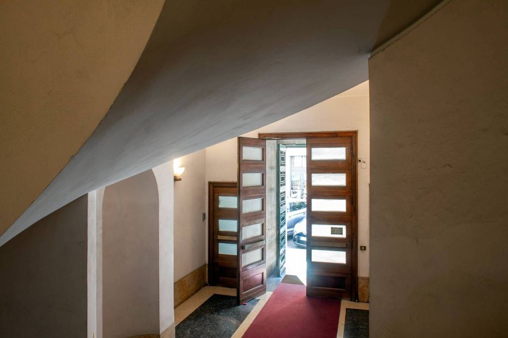 Luxury Apartment for sale in Rome, 2 040 000 €, Photo 3