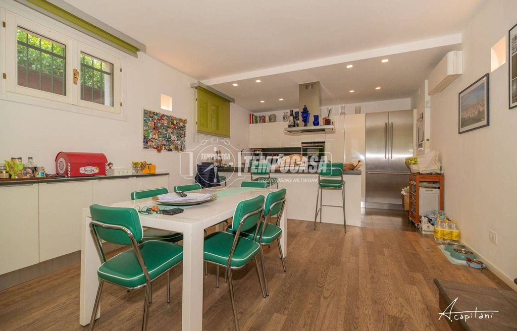 Maison de luxe à vendre à Modena, 610 000 €, Photo 4