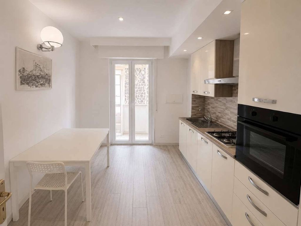 Luxury Apartment for sale in Naples, 675 000 €, Photo 4