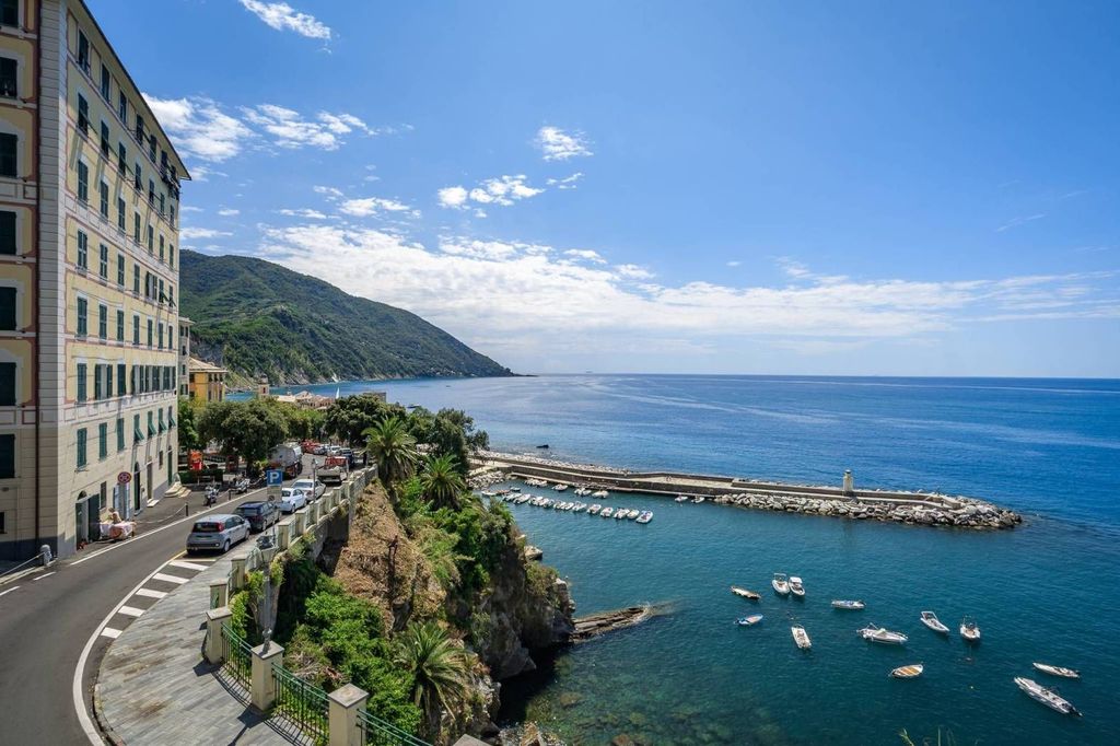 Luxury Apartment for sale in Camogli, 1 400 000 €, Photo 1