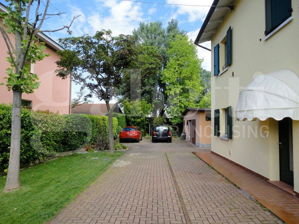 Luxury House for sale in Castel Maggiore, 790 000 €, Photo 1