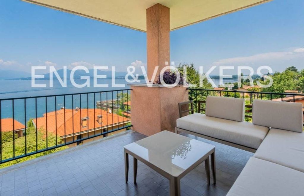 Luxury Apartment for sale in Ranco, 460 000 €, Photo 1