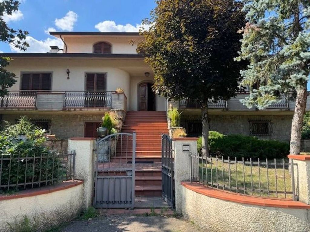 Luxury House for sale in Poppi, 800 000 €, Photo 1