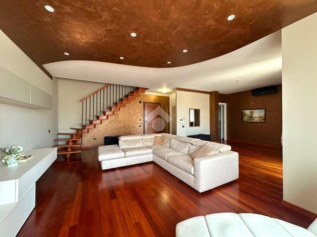 Luxury Apartment for sale in Savigliano, 590 000 €, Photo 1