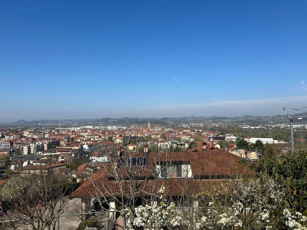 Luxury House for sale in Alba, 1 200 000 €, Photo 1