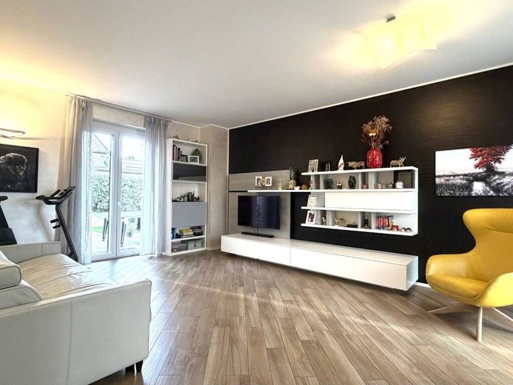 Luxury House for sale in Cogliate, 480 000 €, Photo 6