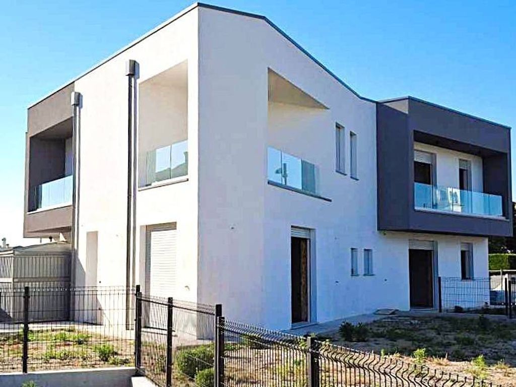 Luxury House for sale in Meolo, 420 000 €, Photo 1