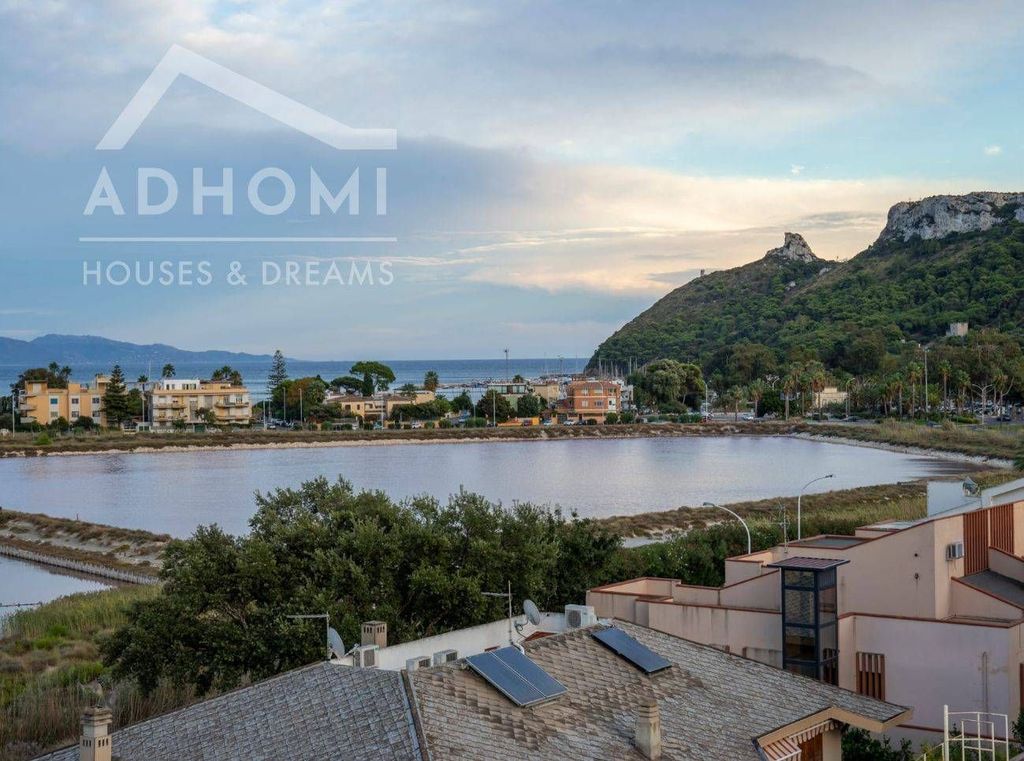 Luxury Apartment for sale in Cagliari, 749 000 €, Photo 1