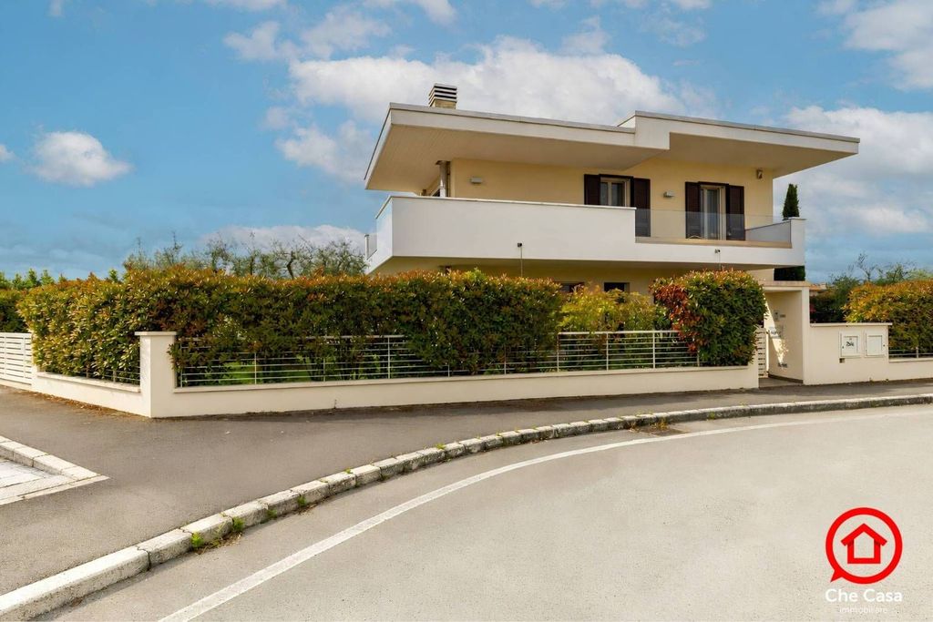 Luxury House for sale in Cesena, 688 000 €, Photo 1