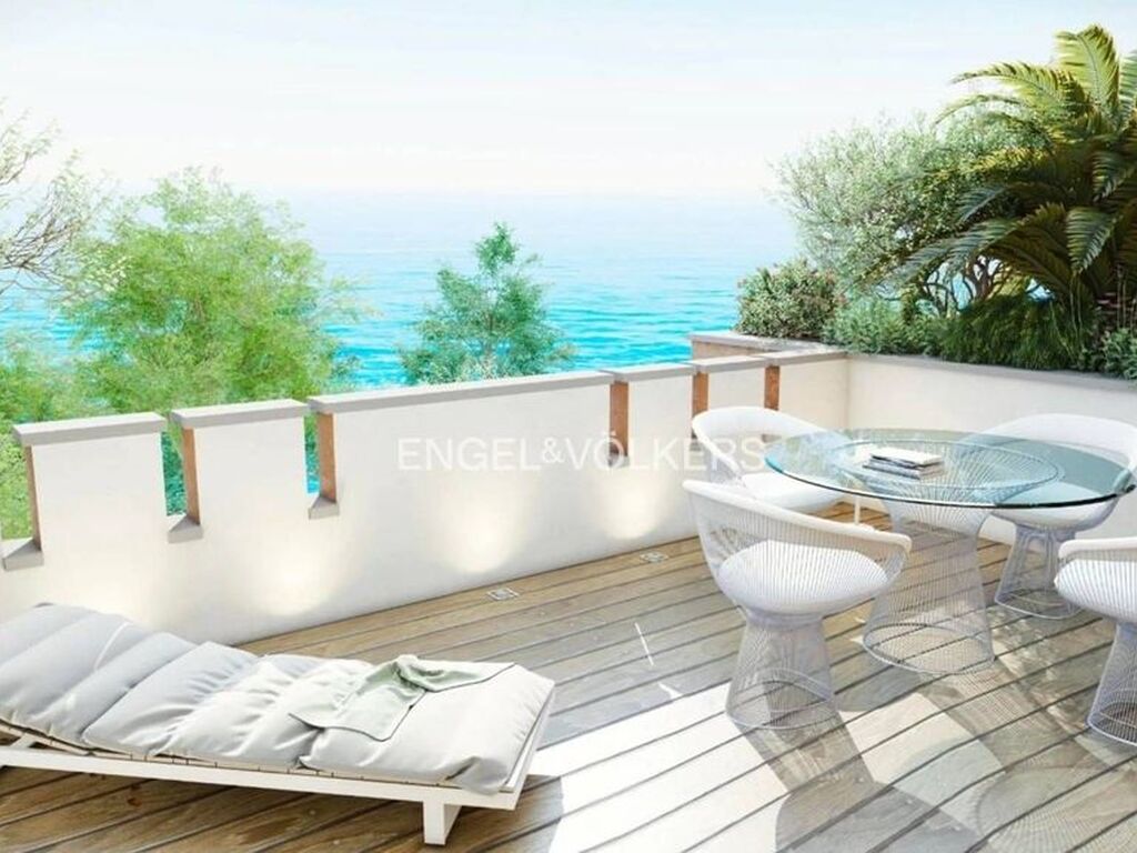 Luxury Apartment for sale in Varazze, 1 880 000 €, Photo 1