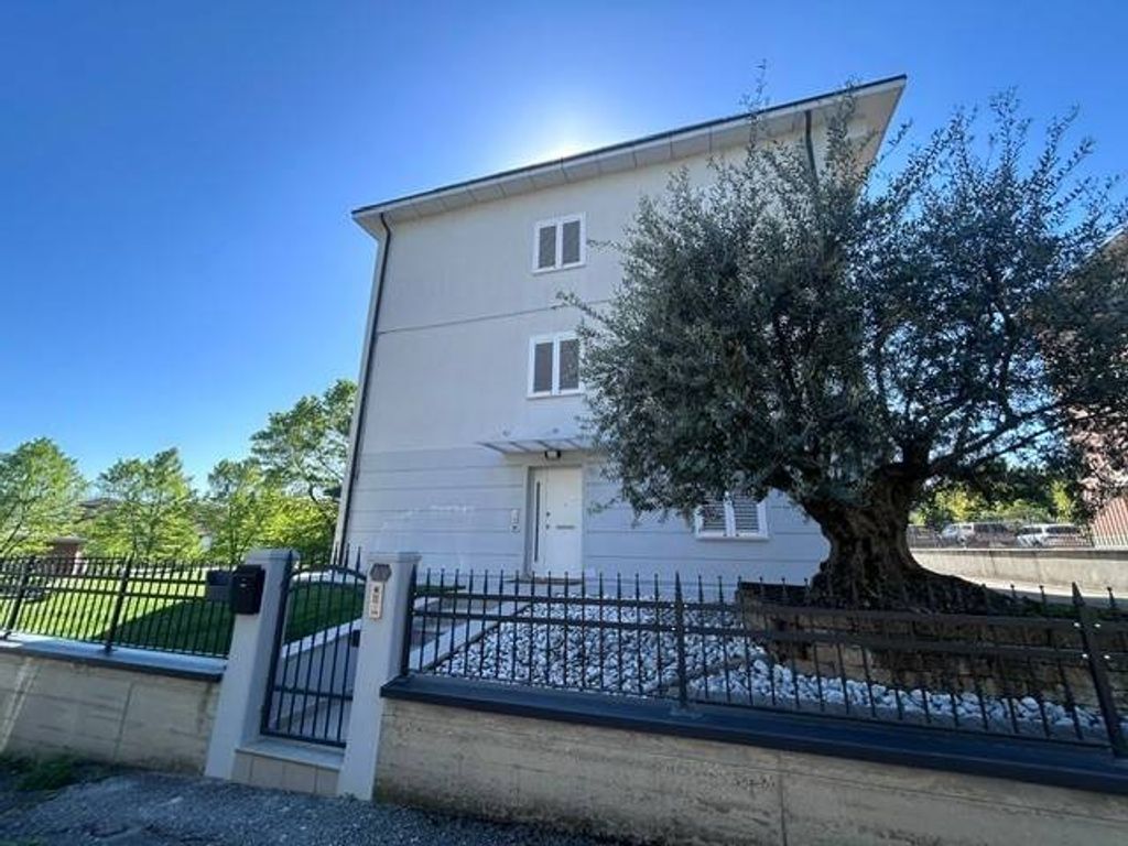 Luxury House for sale in Castellarano, 780 000 €, Photo 2