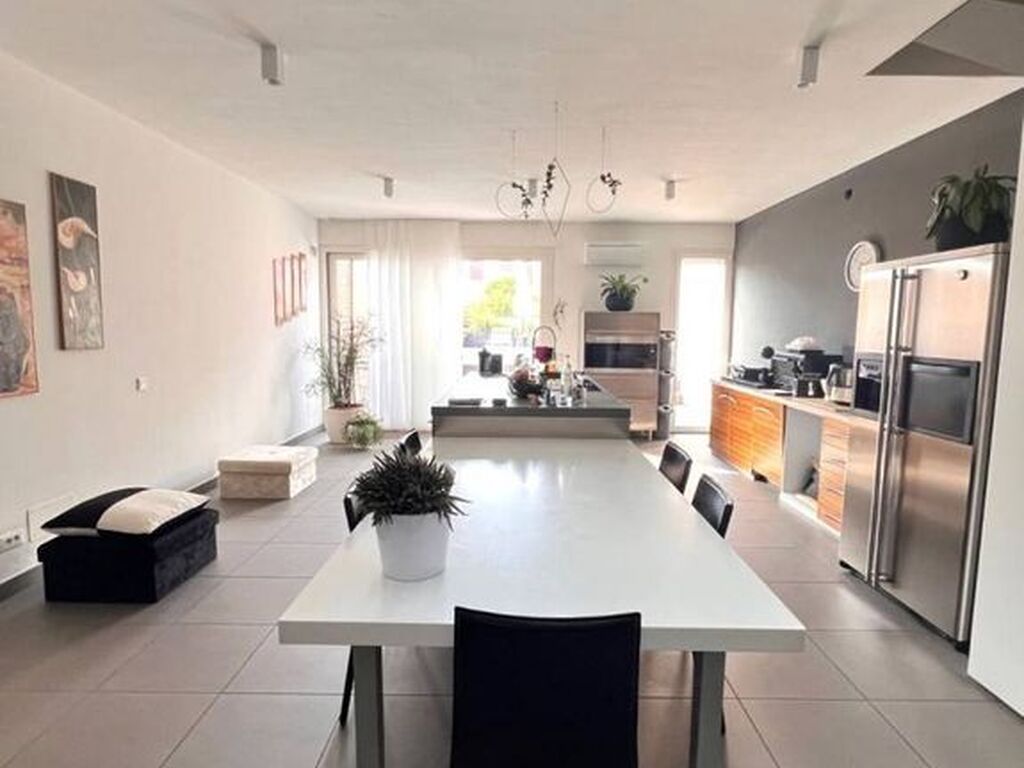 Maison de luxe à vendre à Mantova, 560 000 €, Photo 2