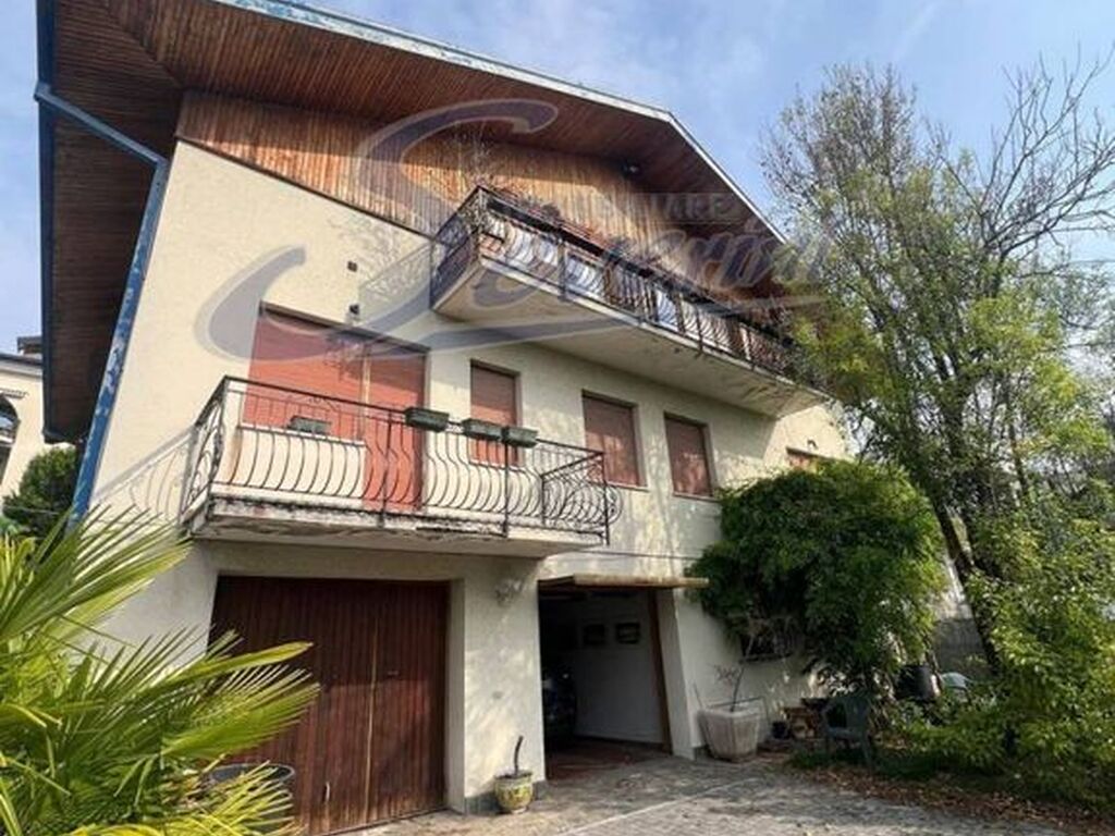 Luxury House for sale in Ronago, 600 000 €, Photo 1
