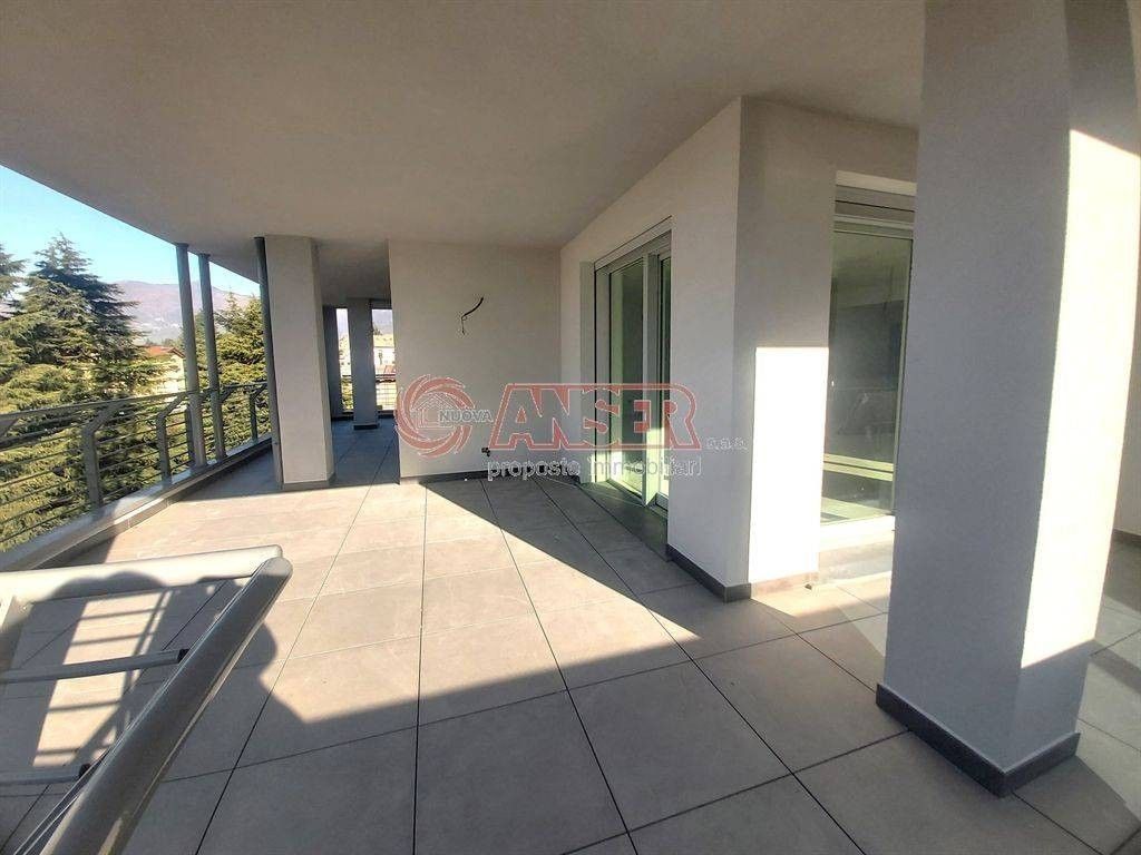 Luxury Apartment for sale in Oggiono, 980 000 €, Photo 1