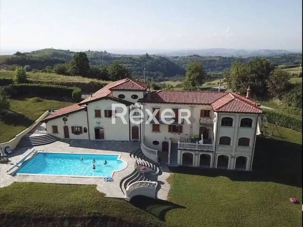 Luxury House for sale in Murazzano, 1 500 000 €, Photo 1