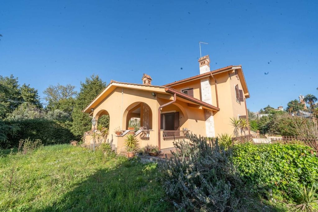 Luxury House for sale in Grottaferrata, 1 600 000 €, Photo 1
