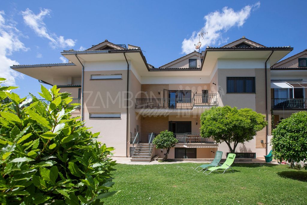 Luxury House for sale in Axa, 670 000 €, Photo 1