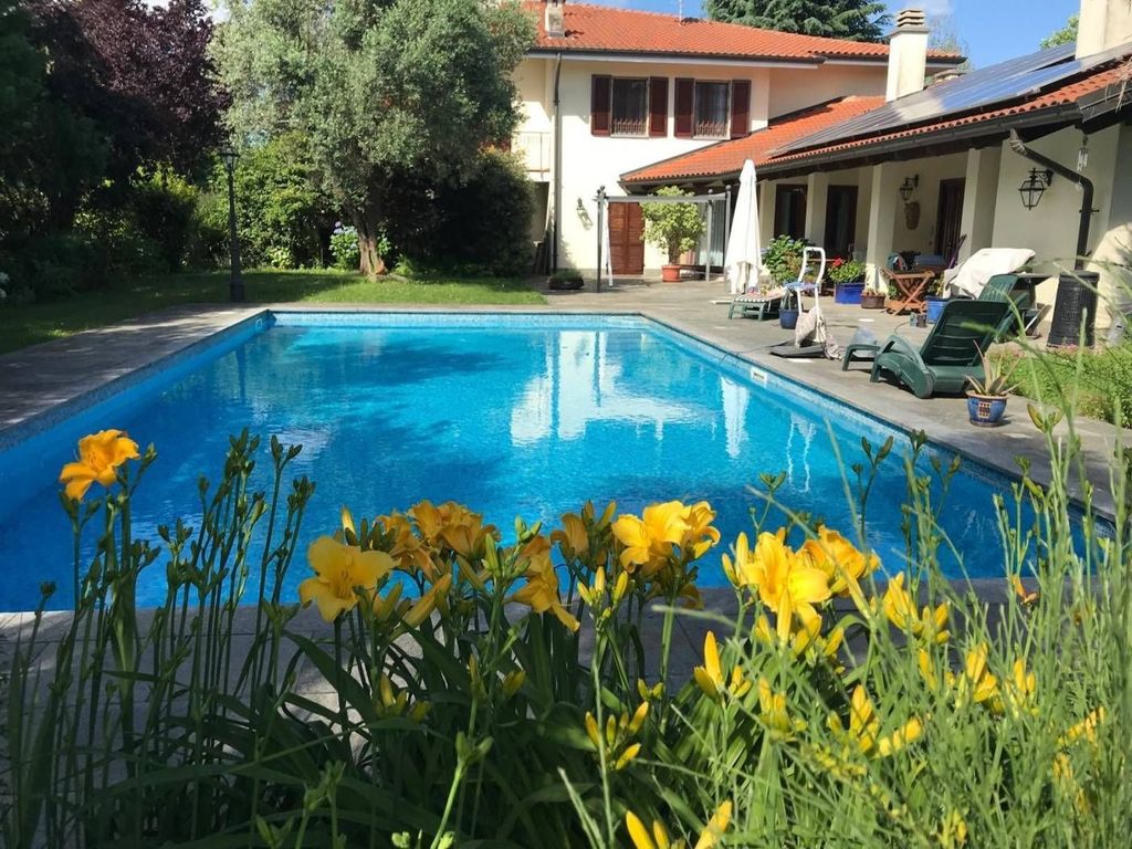 Maison de luxe à vendre à Caresanablot, 570 000 €, Photo 1