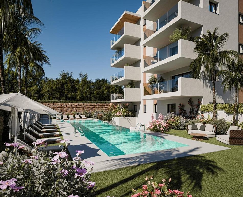 Luxury Apartment for sale in Estepona, 575 000 €, Photo 1