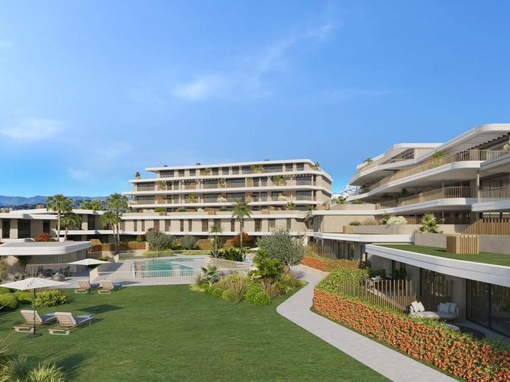 Luxury Apartment for sale in Estepona, 608 000 €, Photo 1