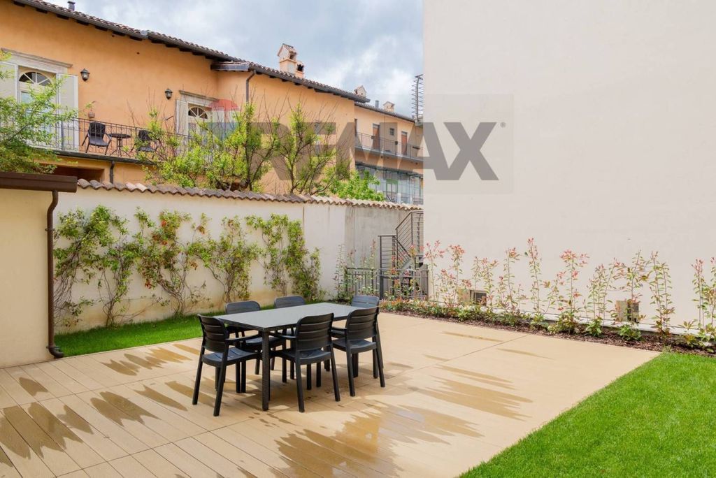 Luxury House for sale in L Aquila, 815 000 €, Photo 2
