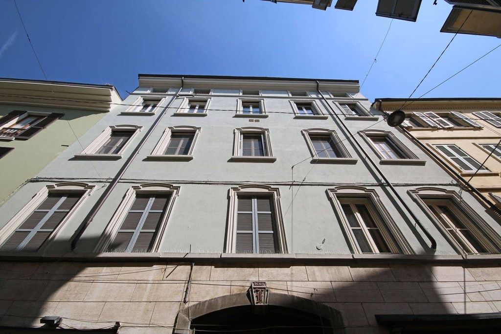 Luxury Apartment for sale in Parma, 445 000 €, Photo 2