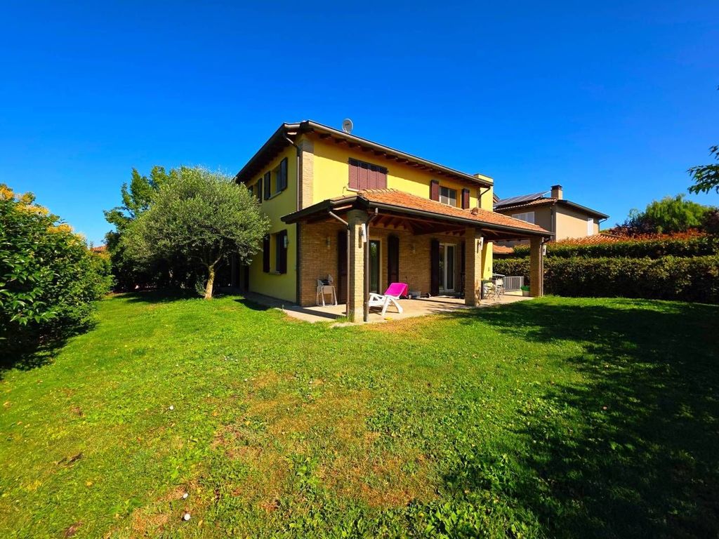 Luxury House for sale in Parma, 738 000 €, Photo 2