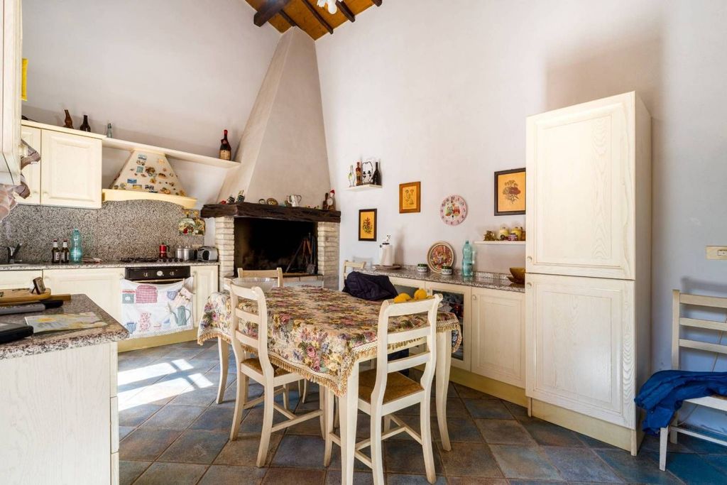 Luxury House for sale in Selargius, 800 000 €, Photo 4