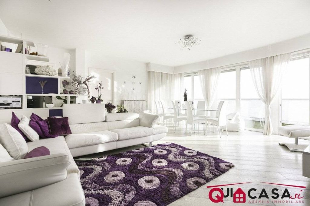 Luxury Apartment for sale in Gallarate, 699 000 €, Photo 1