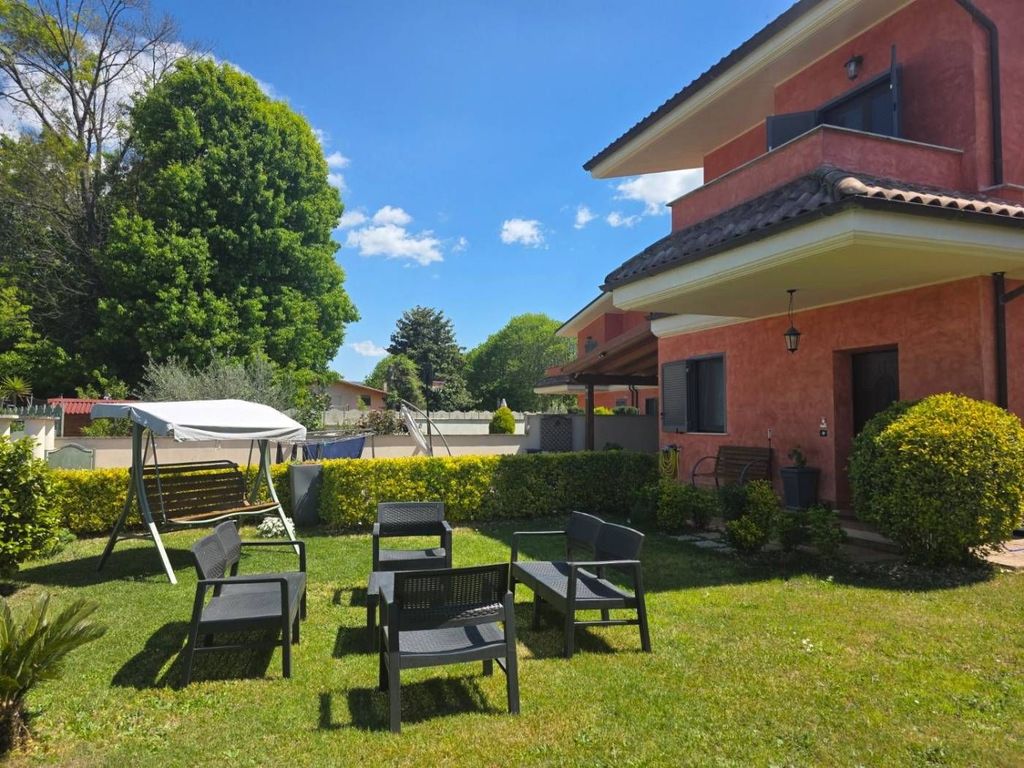 Luxury House for sale in Zagarolo, 429 000 €, Photo 1
