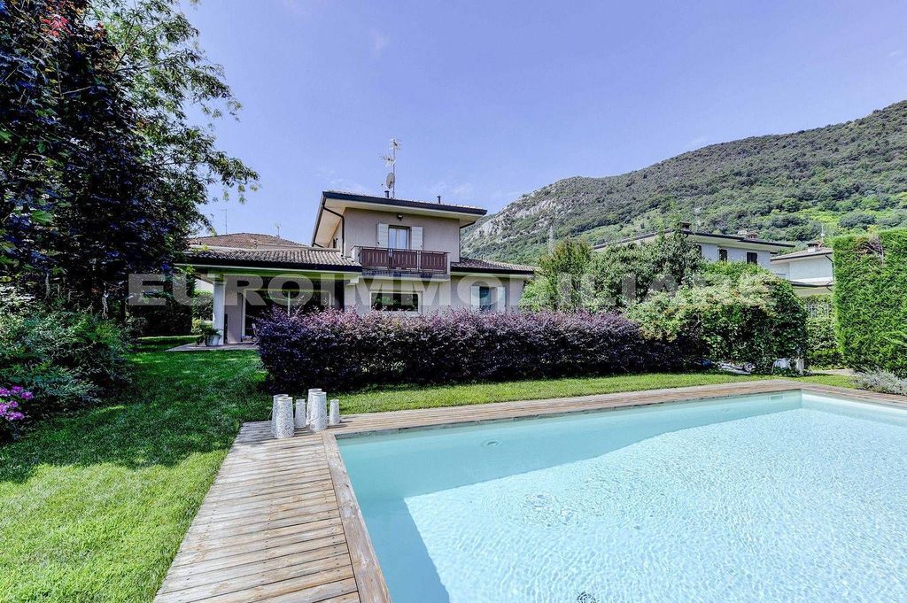 Luxury House for sale in Botticino, 1 195 000 €, Photo 1