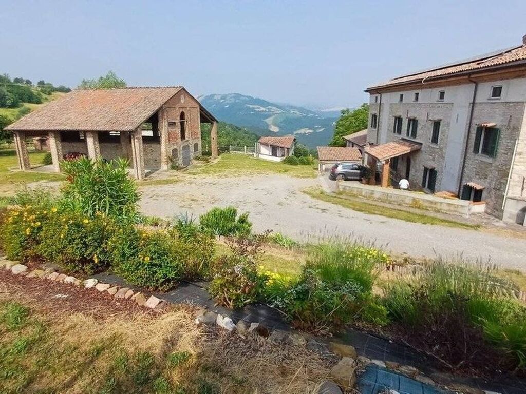 Luxury House for sale in Gazzola, 980 000 €, Photo 1