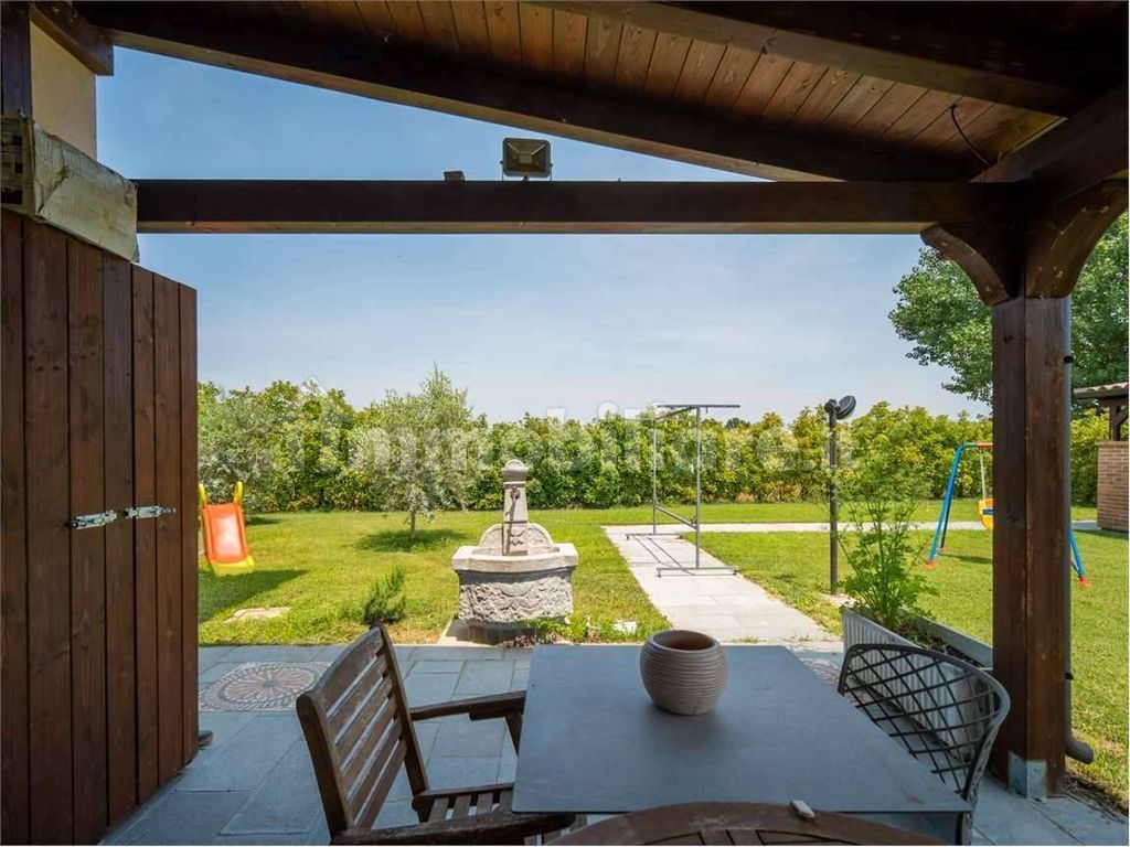 Luxury House for sale in Carpi Centro, 820 000 €, Photo 2
