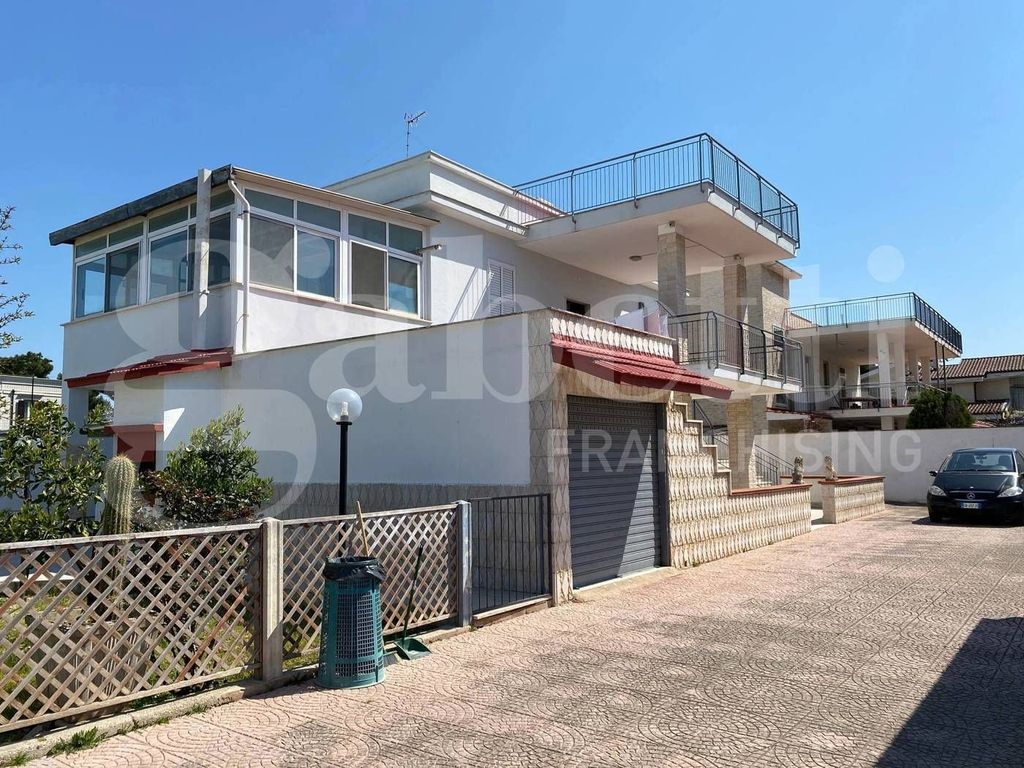 Luxury House for sale in Trani, 680 000 €, Photo 2