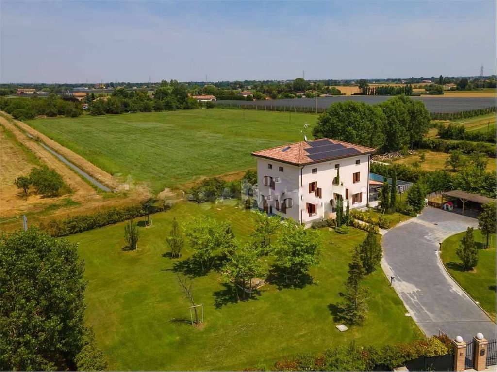 Luxury House for sale in Carpi Centro, 820 000 €, Photo 3