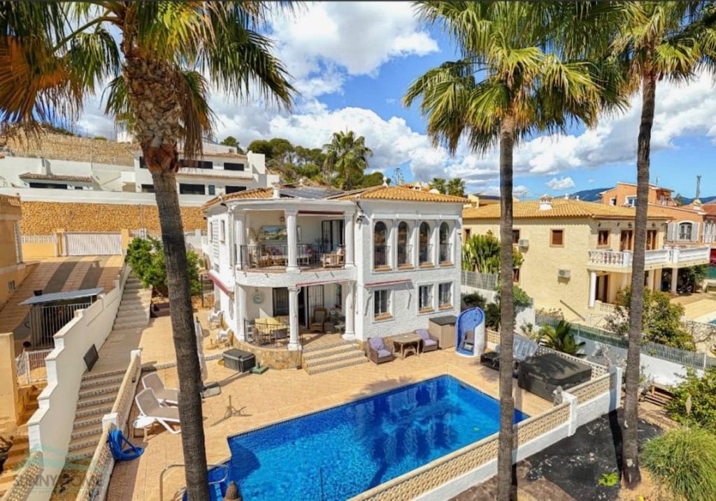 Maison de luxe à vendre à La Nucia, 825 000 €, Photo 1