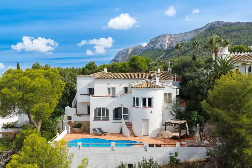Luxury House for sale in Denia, 749 000 €, Photo 1
