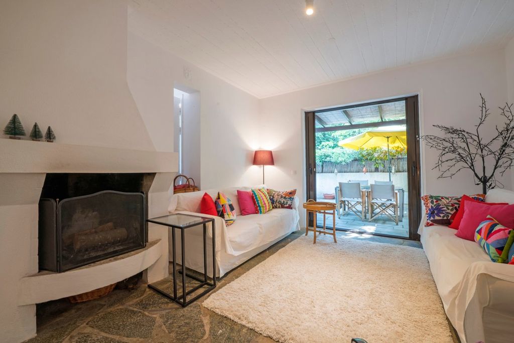 Maison de luxe à vendre à Néa Mákri, 400 000 €, Photo 1