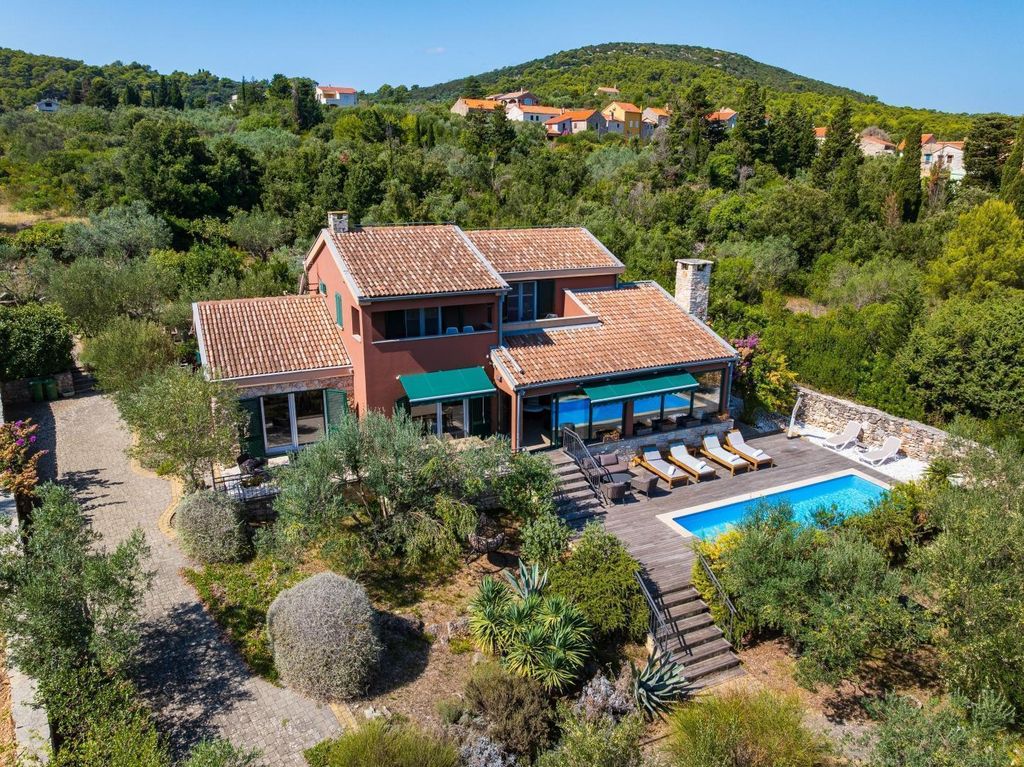 Maison de luxe à vendre à Veli Iž, 1 750 000 €, Photo 1