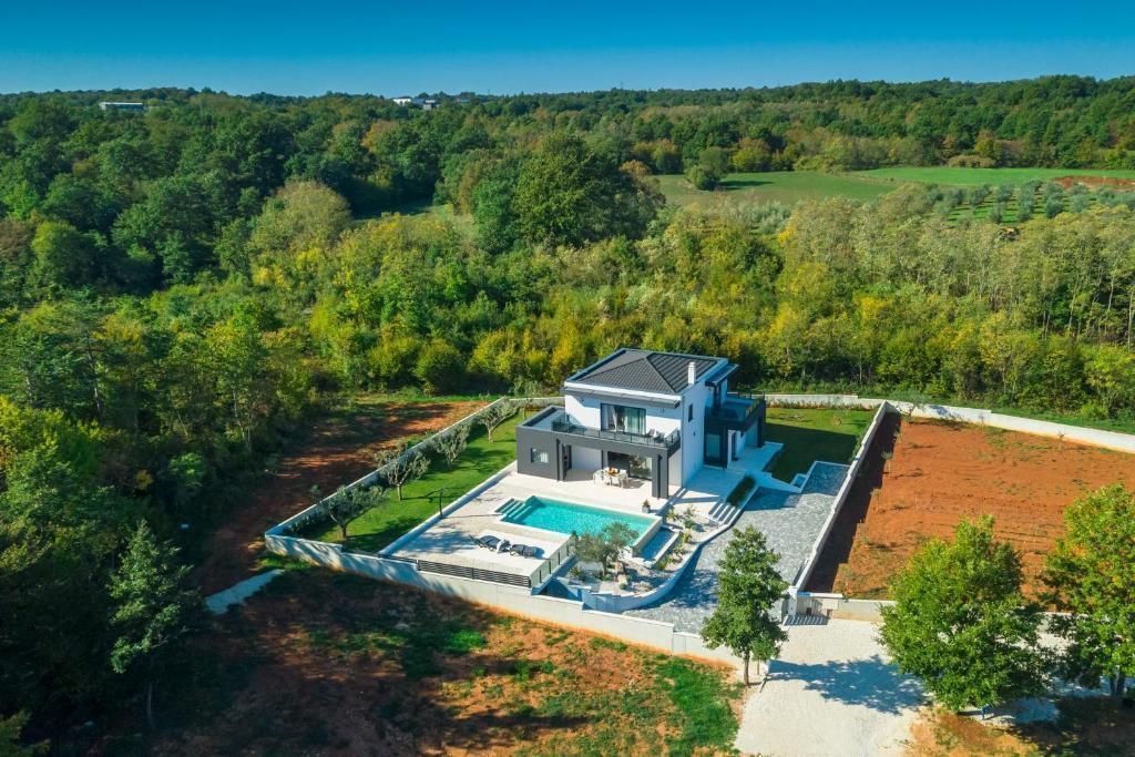 Maison de luxe à vendre à Barban, 690 000 €, Photo 1