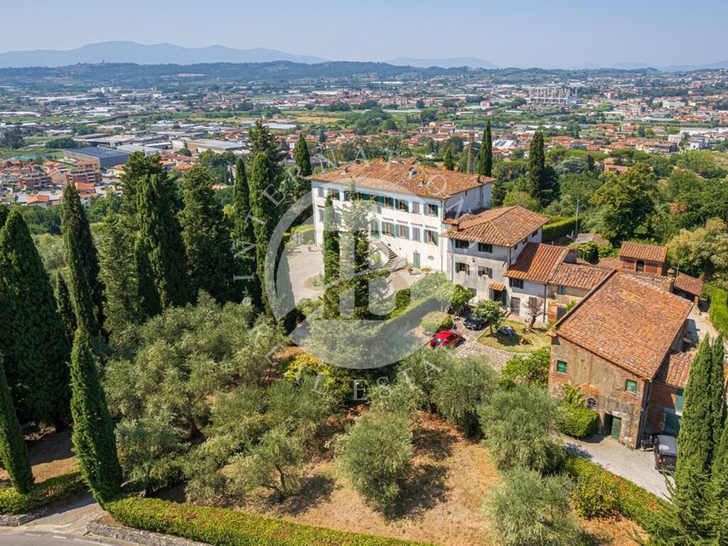 Maison de luxe à vendre à Uzzano, 8 000 000 €, Photo 1