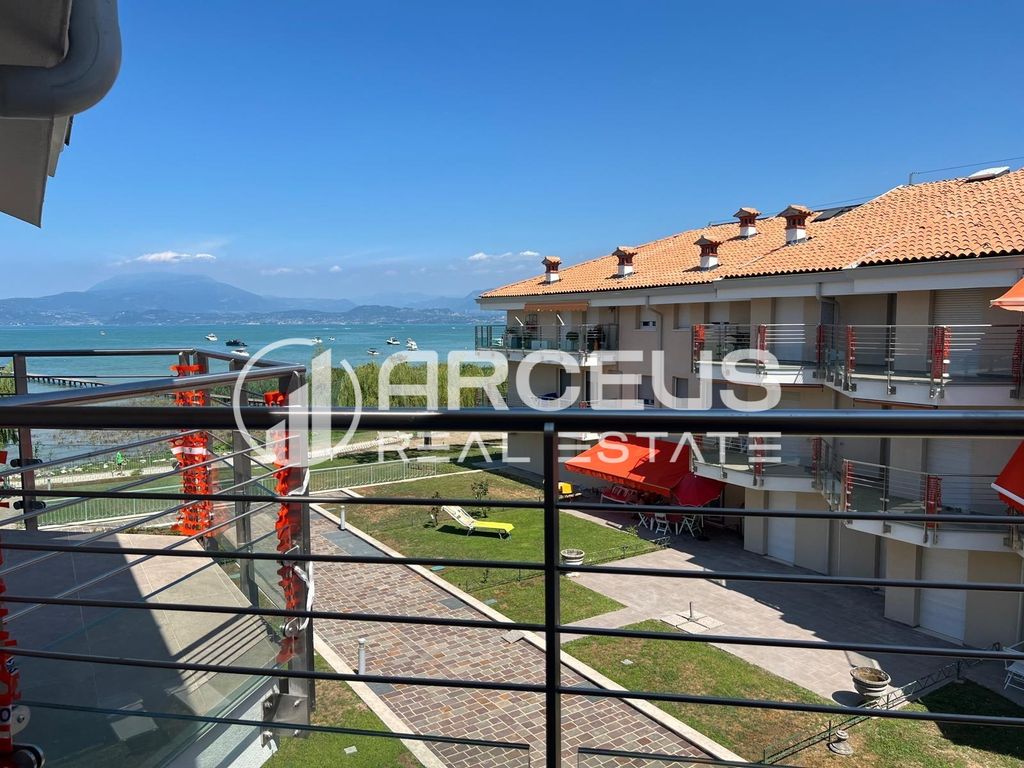 Luxury Apartment for sale in Sirmione, 395 000 €, Photo 1