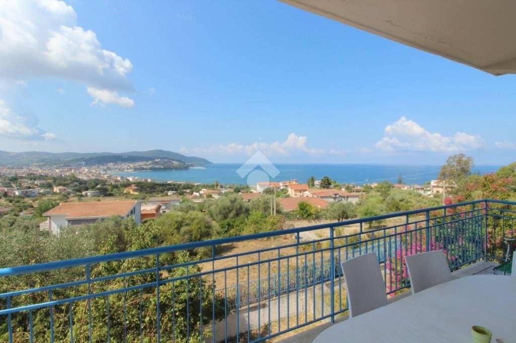 Luxury House for sale in Agropoli, 590 000 €, Photo 1